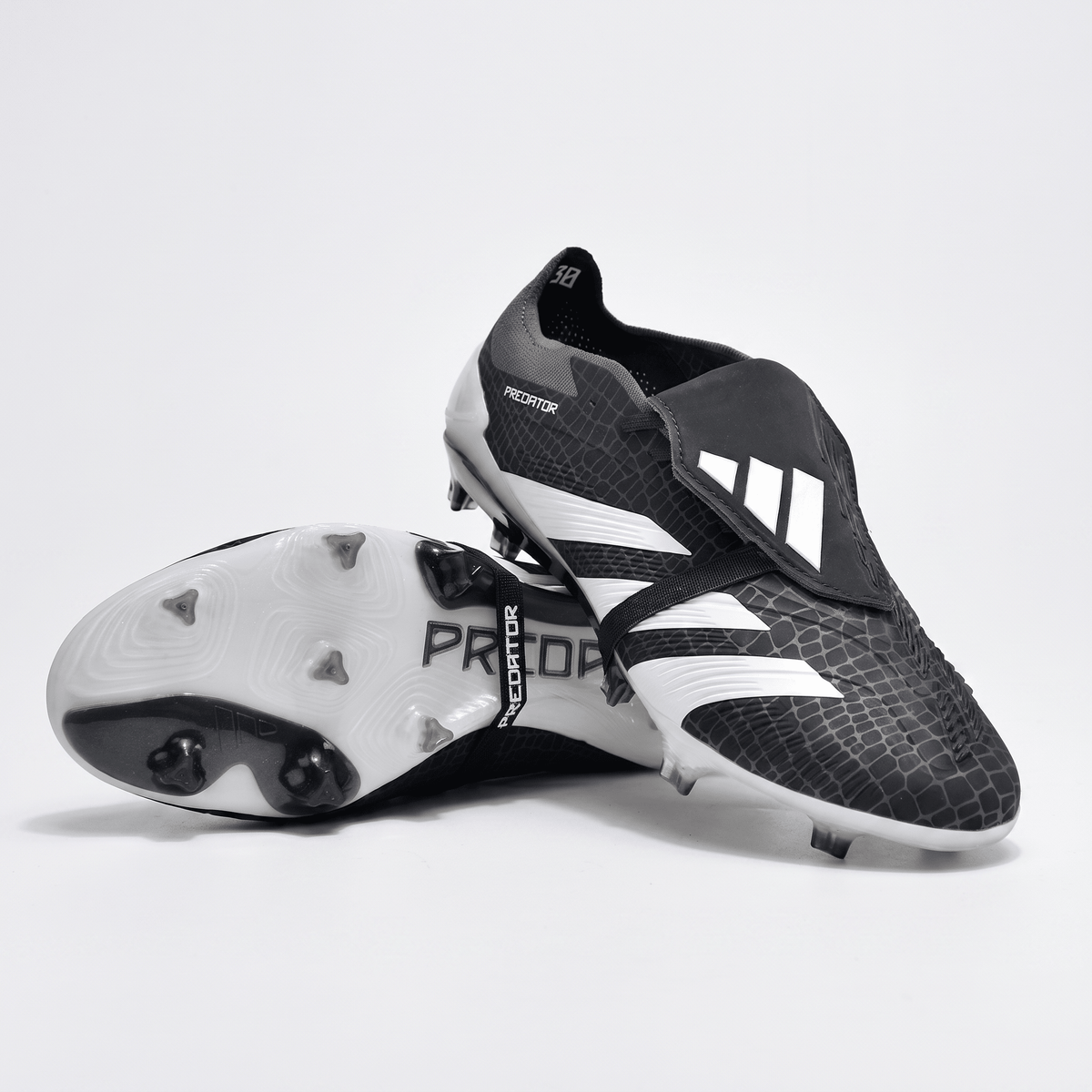 Predator 30 FT FG Core Black / Off White